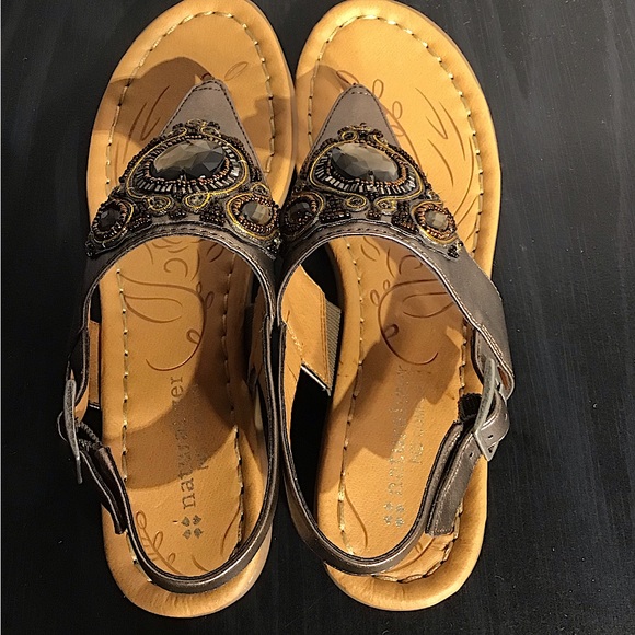 Naturalized Thong Sandal Size 7 New - Picture 5 of 6